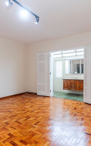 Casa para alugar com 365m², 4 quartos e 4 vagas Casa para alugar com 365m², 4 quartos e 4 vagasSuíte 2