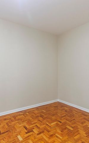 Casa para alugar com 365m², 4 quartos e 4 vagas Casa para alugar com 365m², 4 quartos e 4 vagasEdícula