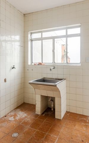 Casa para alugar com 365m², 4 quartos e 4 vagas Casa para alugar com 365m², 4 quartos e 4 vagasLavanderia
