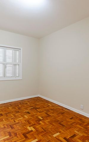 Casa para alugar com 365m², 4 quartos e 4 vagas Casa para alugar com 365m², 4 quartos e 4 vagasEdícula