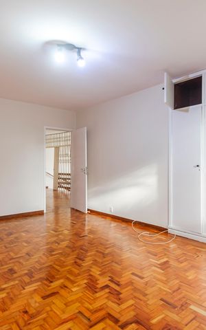 Casa para alugar com 365m², 4 quartos e 4 vagas Casa para alugar com 365m², 4 quartos e 4 vagasQuarto 2
