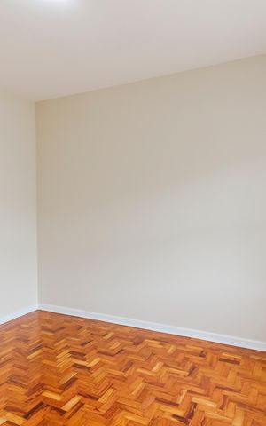 Casa para alugar com 365m², 4 quartos e 4 vagas Casa para alugar com 365m², 4 quartos e 4 vagasEdícula
