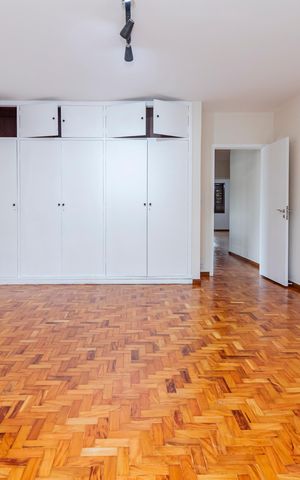Casa para alugar com 365m², 4 quartos e 4 vagas Casa para alugar com 365m², 4 quartos e 4 vagasSuíte 2