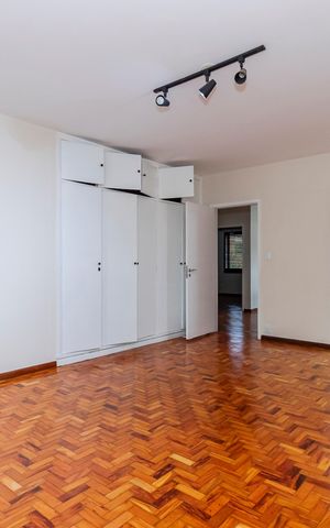 Casa para alugar com 365m², 4 quartos e 4 vagas Casa para alugar com 365m², 4 quartos e 4 vagasSuíte 1