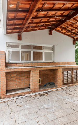 Casa para alugar com 365m², 4 quartos e 4 vagas Casa para alugar com 365m², 4 quartos e 4 vagasQuintal