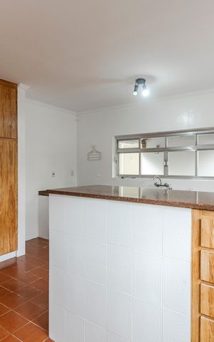 Casa para alugar com 365m², 4 quartos e 4 vagas Casa para alugar com 365m², 4 quartos e 4 vagasCozinha
