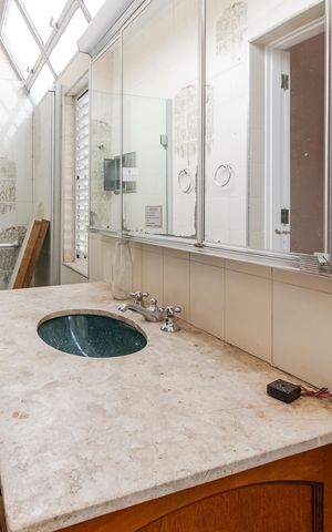 Casa para alugar com 365m², 4 quartos e 4 vagas Casa para alugar com 365m², 4 quartos e 4 vagasBanheiro da Suíte 2
