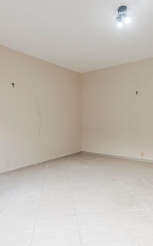 Casa para alugar com 365m², 4 quartos e 4 vagas Casa para alugar com 365m², 4 quartos e 4 vagasSalão
