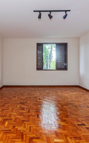 Casa para alugar com 365m², 4 quartos e 4 vagas Casa para alugar com 365m², 4 quartos e 4 vagasSuíte 1