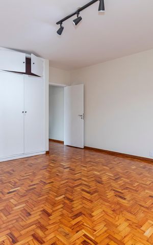 Casa para alugar com 365m², 4 quartos e 4 vagas Casa para alugar com 365m², 4 quartos e 4 vagasSuíte 2