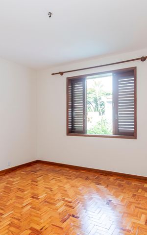 Casa para alugar com 365m², 4 quartos e 4 vagas Casa para alugar com 365m², 4 quartos e 4 vagasQuarto 1