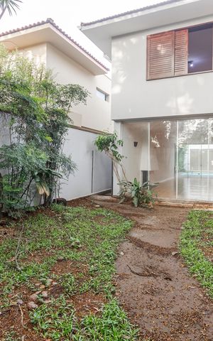 Casa para alugar com 365m², 4 quartos e 4 vagas Casa para alugar com 365m², 4 quartos e 4 vagasJardim