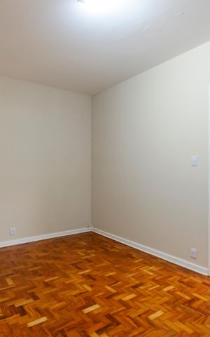 Casa para alugar com 365m², 4 quartos e 4 vagas Casa para alugar com 365m², 4 quartos e 4 vagasEdícula