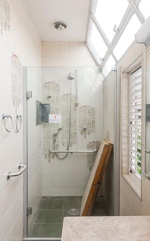 Casa para alugar com 365m², 4 quartos e 4 vagas Casa para alugar com 365m², 4 quartos e 4 vagasBanheiro da Suíte 2