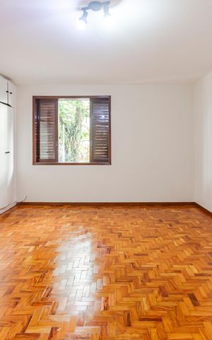 Casa para alugar com 365m², 4 quartos e 4 vagas Casa para alugar com 365m², 4 quartos e 4 vagasQuarto 2