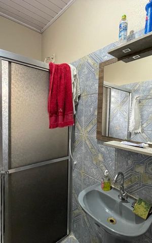 Casa à venda com 70m², 3 quartos e 1 vaga Casa à venda com 70m², 3 quartos e 1 vagaBanheiro