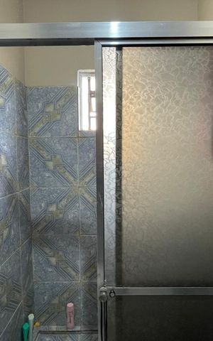 Casa à venda com 70m², 3 quartos e 1 vaga Casa à venda com 70m², 3 quartos e 1 vagaBanheiro