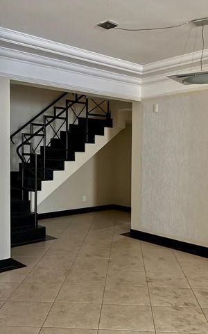 Apartamento para alugar com 201m², 3 quartos e 2 vagas Apartamento para alugar com 201m², 3 quartos e 2 vagasSala