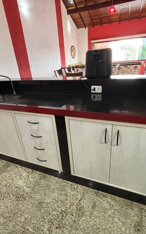 Casa à venda com 203m², 2 quartos e 2 vagas Casa à venda com 203m², 2 quartos e 2 vagasCozinha
