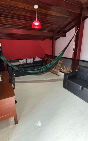 Casa à venda com 203m², 2 quartos e 2 vagas Casa à venda com 203m², 2 quartos e 2 vagasEscritório
