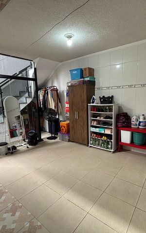 Casa à venda com 203m², 2 quartos e 2 vagas Casa à venda com 203m², 2 quartos e 2 vagasÁrea de Serviço