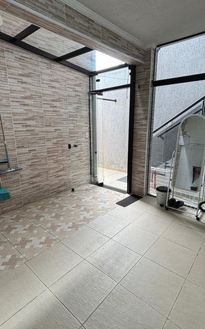 Casa à venda com 203m², 2 quartos e 2 vagas Casa à venda com 203m², 2 quartos e 2 vagasÁrea de Serviço