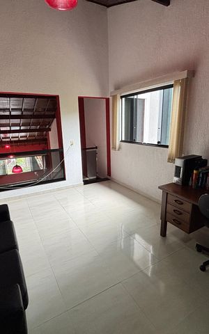 Casa à venda com 203m², 2 quartos e 2 vagas Casa à venda com 203m², 2 quartos e 2 vagasEscritório