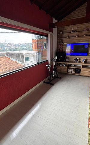 Casa à venda com 203m², 2 quartos e 2 vagas Casa à venda com 203m², 2 quartos e 2 vagasSala