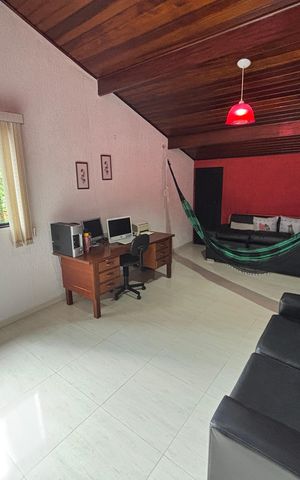 Casa à venda com 203m², 2 quartos e 2 vagas Casa à venda com 203m², 2 quartos e 2 vagasEscritório