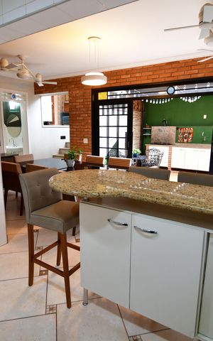 Casa de condomínio para alugar com 238m², 3 quartos e 4 vagasCozinha