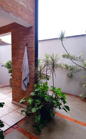 Casa de condomínio para alugar com 238m², 3 quartos e 4 vagasVaranda