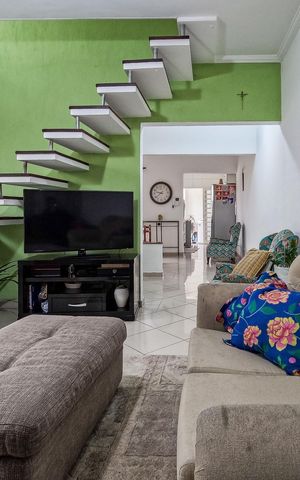 Casa à venda com 150m², 4 quartos e 3 vagas