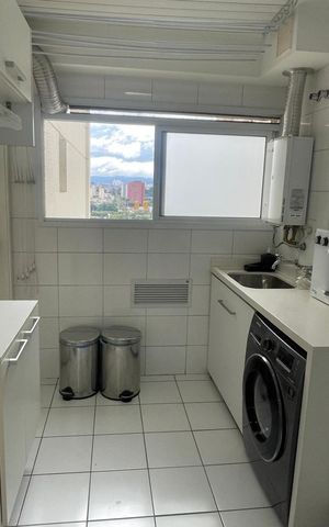 Apartamento à venda com 132m², 3 quartos e 2 vagas Apartamento à venda com 132m², 3 quartos e 2 vagasÁrea de serviço