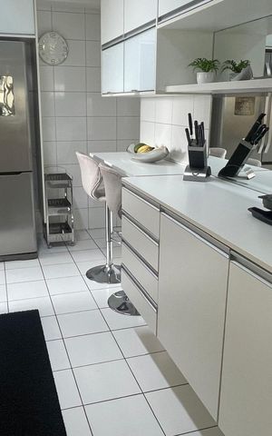 Apartamento à venda com 132m², 3 quartos e 2 vagas Apartamento à venda com 132m², 3 quartos e 2 vagasCozinha