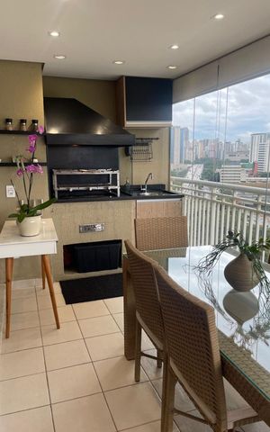 Apartamento à venda com 132m², 3 quartos e 2 vagas Apartamento à venda com 132m², 3 quartos e 2 vagasVaranda