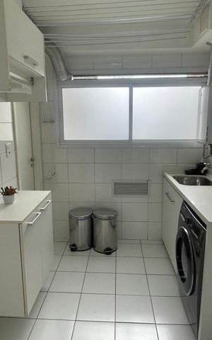 Apartamento à venda com 132m², 3 quartos e 2 vagas Apartamento à venda com 132m², 3 quartos e 2 vagasÁrea de serviço