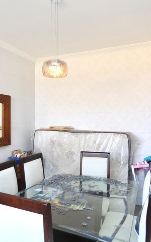 Casa à venda com 180m², 3 quartos e 2 vagas Casa à venda com 180m², 3 quartos e 2 vagasSala de Jogos