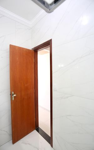 Casa à venda com 180m², 3 quartos e 2 vagas Casa à venda com 180m², 3 quartos e 2 vagasBanheiro da Suíte