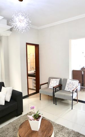 Casa à venda com 180m², 3 quartos e 2 vagas Casa à venda com 180m², 3 quartos e 2 vagasSala de TV