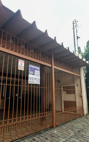 Casa para alugar com 160m², 3 quartos e 2 vagas Casa para alugar com 160m², 3 quartos e 2 vagasFachada