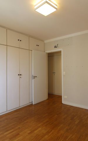 Apartamento à venda com 200m², 4 quartos e 2 vagasQuarto 2