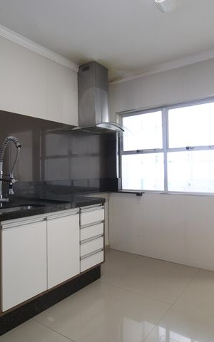 Apartamento à venda com 200m², 4 quartos e 2 vagasCozinha