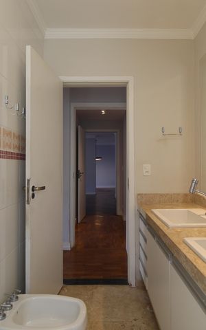 Apartamento à venda com 200m², 4 quartos e 2 vagasBanheiro da Suíte