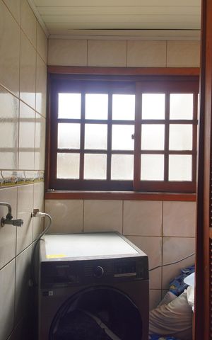 Casa à venda com 50m², 3 quartos e 1 vagaÁrea de Serviço