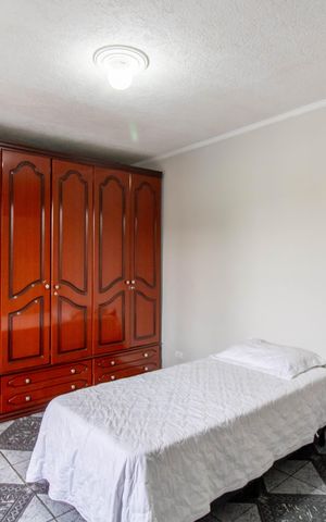 Casa à venda com 259m², 2 quartos e 2 vagas Casa à venda com 259m², 2 quartos e 2 vagasQuarto 1