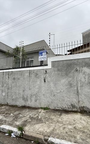 Casa à venda com 259m², 2 quartos e 2 vagas Casa à venda com 259m², 2 quartos e 2 vagasFachada