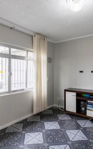 Casa à venda com 259m², 2 quartos e 2 vagas Casa à venda com 259m², 2 quartos e 2 vagasSala