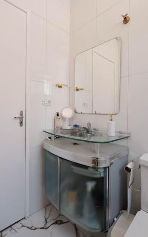 Casa à venda com 120m², 3 quartos e 2 vagasBanheiro