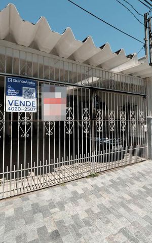 Casa à venda com 120m², 3 quartos e 2 vagasFachada