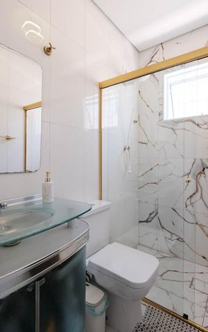 Casa à venda com 120m², 3 quartos e 2 vagasBanheiro